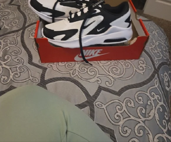 Brand New Nike Airmax Bolt Sneakers - Picture 5 of 5